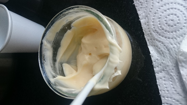 La primera crema con aspecto de mayonesa